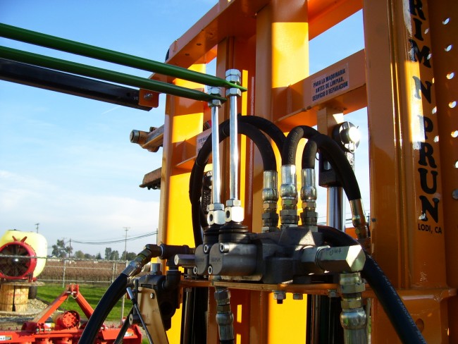 Trim-n-Prun Mounting with Open station controls 2